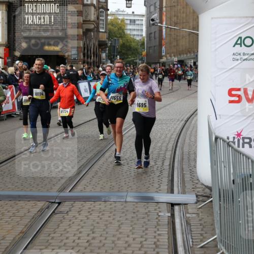 05.10.2025 - 20. swb-Marathon Bremen Yannick Fuchs http://msf.ph/oto/9252500 05.10.2025 11:14:22 Ziel 9695, 9724, 10114, 10115, 11036, 11135, 11539, 11555 meine-sportfotos.de