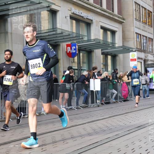 05.10.2025 - 20. swb-Marathon Bremen Strokosch-Dieckow http://msf.ph/oto/9252510 05.10.2025 10:55:11 Ziel 7165, 9195, 9197, 9201, 9350, 9492, 9514, 9654, 9720, 9722, 9856, 9902, 9933, 10088, 10107, 10111, 10116, 10195, 10256, 10260, 10262, 10475, 10745, 10755, 10757, 10909, 10970, 11025, 11081, 11115, 11197, 11380, 11431, 11586, 11588, 11702, 7165, 9195, 9197, 9201, 9350, 9492, 9514, 9654, 9720, 9722, 9856, 9902, 9933, 10088, 10107, 10111, 10116, 10195, 10256, 10260, 10262, 10475, 10745, 10755, 10757, 10909, 10970, 11025, 11081, 11115 meine-sportfotos.de