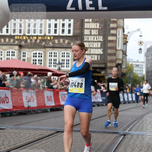 05.10.2025 - 20. swb-Marathon Bremen Yannick Fuchs http://msf.ph/oto/9252533 05.10.2025 10:45:23 Ziel 9290, 9963, 10431, 10822, 10898, 11488 meine-sportfotos.de