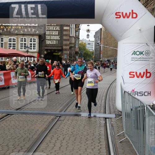 05.10.2025 - 20. swb-Marathon Bremen Yannick Fuchs http://msf.ph/oto/9252558 05.10.2025 11:14:23 Ziel 9695, 9724, 10114, 10115, 10201, 10832, 11036, 11135, 11539, 11555 meine-sportfotos.de