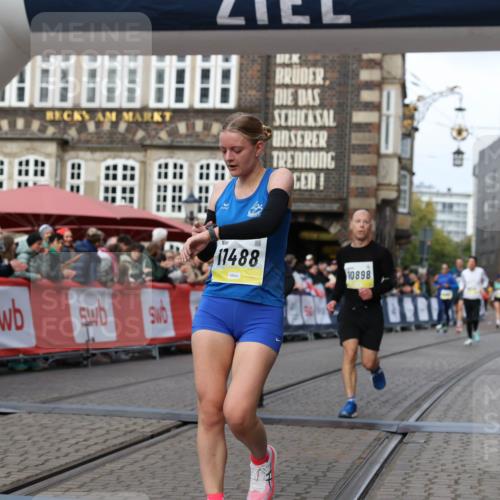 05.10.2025 - 20. swb-Marathon Bremen Yannick Fuchs http://msf.ph/oto/9252562 05.10.2025 10:45:23 Ziel 9290, 9963, 10431, 10822, 10898, 11488 meine-sportfotos.de