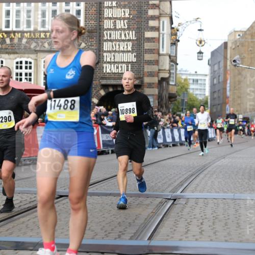 05.10.2025 - 20. swb-Marathon Bremen Yannick Fuchs http://msf.ph/oto/9252568 05.10.2025 10:45:23 Ziel 9290, 9963, 10431, 10822, 10898, 11488 meine-sportfotos.de