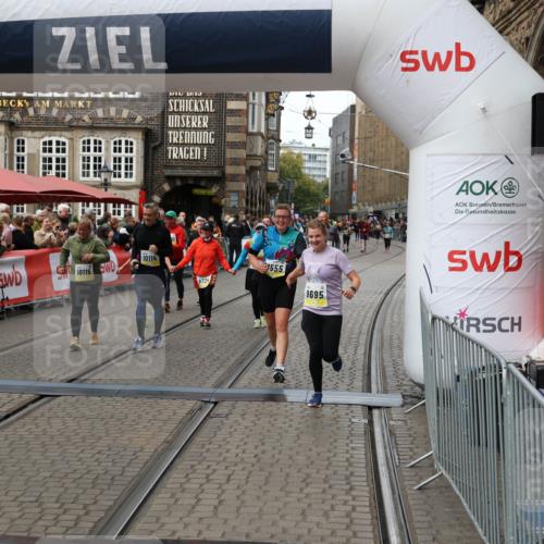 05.10.2025 - 20. swb-Marathon Bremen Yannick Fuchs http://msf.ph/oto/9252571 05.10.2025 11:14:23 Ziel 9695, 9724, 10114, 10115, 10201, 10832, 11036, 11135, 11539, 11555 meine-sportfotos.de