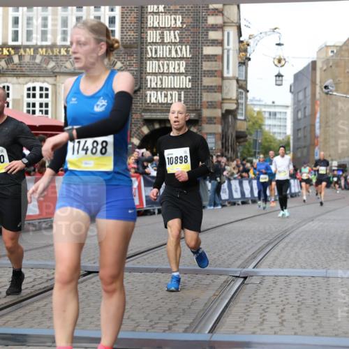 05.10.2025 - 20. swb-Marathon Bremen Yannick Fuchs http://msf.ph/oto/9252581 05.10.2025 10:45:23 Ziel 9290, 9963, 10431, 10822, 10898, 11488 meine-sportfotos.de