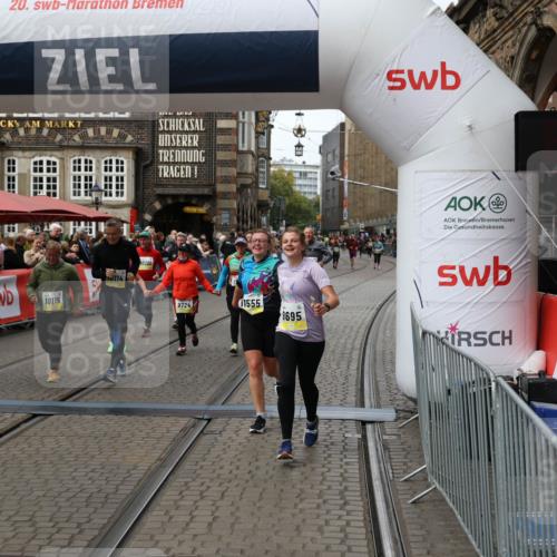 05.10.2025 - 20. swb-Marathon Bremen Yannick Fuchs http://msf.ph/oto/9252603 05.10.2025 11:14:24 Ziel 9695, 9724, 9818, 9819, 10114, 10115, 10201, 10832, 11135, 11539, 11555 meine-sportfotos.de