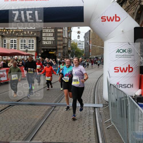 05.10.2025 - 20. swb-Marathon Bremen Yannick Fuchs http://msf.ph/oto/9252611 05.10.2025 11:14:24 Ziel 9695, 9724, 9818, 9819, 10114, 10115, 10201, 10832, 11135, 11539, 11555 meine-sportfotos.de
