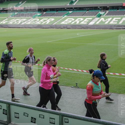 05.10.2025 - 20. swb-Marathon Bremen Michael Burmester http://msf.ph/oto/9252625 05.10.2025 10:41:37 Laufen im Stadion 8533, 9001, 9178, 9191, 9217, 9265, 9274, 9306, 9334, 9355, 9357, 9401, 9530, 9537, 9538, 9589, 9599, 9605, 9617, 9632, 9649, 9685, 9757, 9764, 9774, 9836, 9837, 9874, 9887, 9907, 9982, 10051, 10095, 10125, 10129, 10132, 10134, 10148, 10152, 10189, 10197, 10212, 10214, 10223, 10235, 10236, 10249, 10295, 10330, 10332, 10333, 10458, 10522, 10550, 10582, 10585, 10614, 10632, 10706, 10722, 10815, 10937, 10998, 11037, 11056, 11097, 11232, 11379, 11405, 11437, 11473, 7706 meine-sportfotos.de