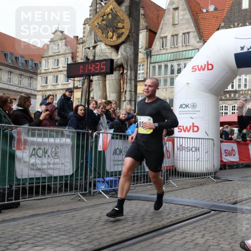 05.10.2025 - 20. swb-Marathon Bremen Yannick Fuchs http://msf.ph/oto/9252639 05.10.2025 10:45:24 Ziel 9290, 9963, 10431, 10634, 10822, 10898, 11488 meine-sportfotos.de