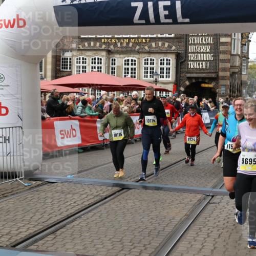 05.10.2025 - 20. swb-Marathon Bremen Yannick Fuchs http://msf.ph/oto/9252647 05.10.2025 11:14:24 Ziel 9695, 9724, 9818, 9819, 10114, 10115, 10201, 10832, 11135, 11539, 11555 meine-sportfotos.de