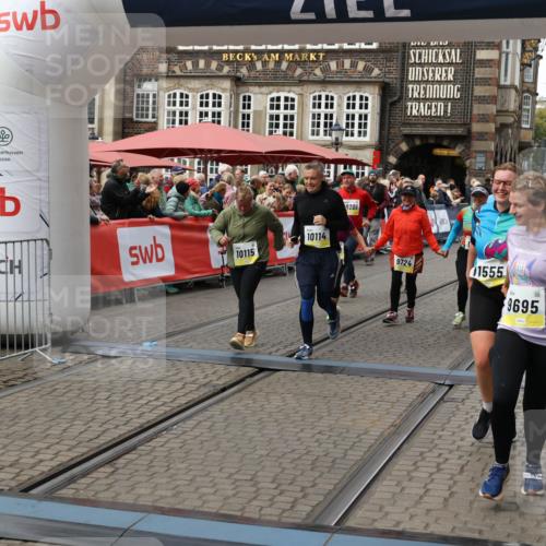 05.10.2025 - 20. swb-Marathon Bremen Yannick Fuchs http://msf.ph/oto/9252675 05.10.2025 11:14:24 Ziel 9695, 9724, 9818, 9819, 10114, 10115, 10201, 10832, 11135, 11539, 11555 meine-sportfotos.de