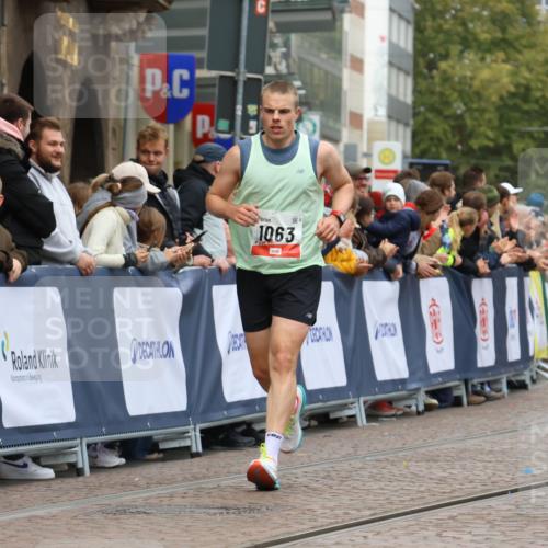 05.10.2025 - 20. swb-Marathon Bremen Strokosch-Dieckow http://msf.ph/oto/9252687 05.10.2025 12:50:58 Ziel 426, 569, 746, 1063, 1070, 1928, 2253, 3198 meine-sportfotos.de