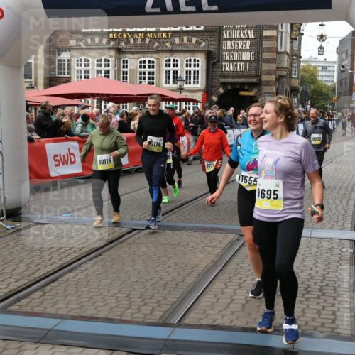 05.10.2025 - 20. swb-Marathon Bremen Yannick Fuchs http://msf.ph/oto/9252690 05.10.2025 11:14:25 Ziel 9695, 9724, 9818, 9819, 10114, 10115, 10201, 10832, 11135, 11539, 11555 meine-sportfotos.de