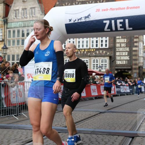 05.10.2025 - 20. swb-Marathon Bremen Yannick Fuchs http://msf.ph/oto/9252695 05.10.2025 10:45:25 Ziel 9290, 9963, 10431, 10634, 10822, 10898, 11488 meine-sportfotos.de