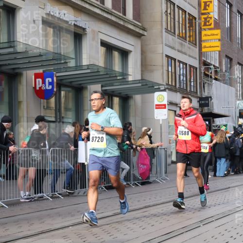 05.10.2025 - 20. swb-Marathon Bremen Strokosch-Dieckow http://msf.ph/oto/9252697 05.10.2025 10:55:17 Ziel 7165, 9195, 9197, 9492, 9521, 9621, 9720, 9722, 9856, 9882, 9902, 10088, 10107, 10111, 10195, 10253, 10256, 10262, 10287, 10323, 10385, 10475, 10653, 10745, 10755, 10757, 10800, 10909, 11025, 11081, 11197, 11249, 11380, 11586, 11588, 11624, 7165, 9195, 9197, 9492, 9521, 9621, 9720, 9722, 9856, 9882, 9902, 10088, 10107, 10111, 10195, 10253, 10256, 10262, 10287, 10323, 10385, 10475, 10653, 10745, 10755, 10757, 10800, 10909, 11025, 11081, 11249 meine-sportfotos.de
