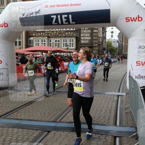 05.10.2025 - 20. swb-Marathon Bremen Yannick Fuchs http://msf.ph/oto/9252700 05.10.2025 11:14:25 Ziel 9695, 9724, 9818, 9819, 10114, 10115, 10201, 10832, 11135, 11539, 11555 meine-sportfotos.de