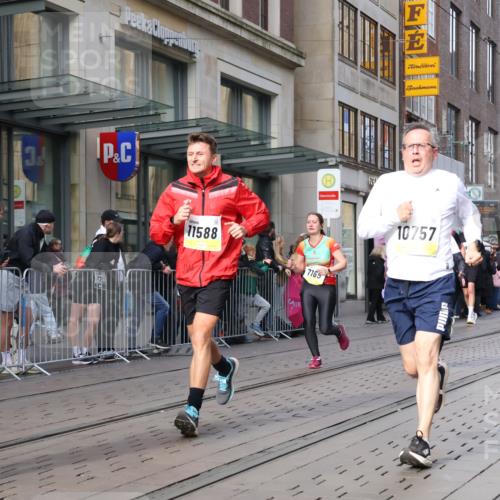 05.10.2025 - 20. swb-Marathon Bremen Strokosch-Dieckow http://msf.ph/oto/9252732 05.10.2025 10:55:18 Ziel 7165, 9195, 9197, 9492, 9521, 9621, 9720, 9722, 9856, 9882, 9902, 10088, 10107, 10111, 10195, 10253, 10256, 10262, 10287, 10323, 10385, 10475, 10653, 10745, 10755, 10757, 10800, 10909, 11025, 11081, 11197, 11249, 11586, 11588, 11624, 7165, 9195, 9197, 9492, 9521, 9621, 9720, 9722, 9856, 9882, 9902, 10088, 10107, 10111, 10195, 10253, 10256, 10262, 10287, 10323, 10385, 10475, 10653, 10745, 10755, 10757, 10800, 10909, 11025, 11081, 11249 meine-sportfotos.de