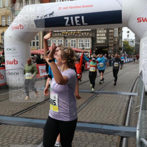 05.10.2025 - 20. swb-Marathon Bremen Yannick Fuchs http://msf.ph/oto/9252761 05.10.2025 11:14:26 Ziel 9695, 9724, 9818, 9819, 10114, 10115, 10201, 10832, 11135, 11539, 11555 meine-sportfotos.de