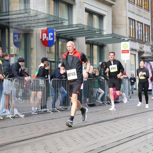05.10.2025 - 20. swb-Marathon Bremen Strokosch-Dieckow http://msf.ph/oto/9252807 05.10.2025 10:55:21 Ziel 7165, 9195, 9197, 9492, 9521, 9621, 9720, 9856, 9882, 10088, 10107, 10111, 10195, 10253, 10262, 10287, 10323, 10385, 10475, 10610, 10653, 10745, 10755, 10757, 10800, 10909, 11025, 11052, 11081, 11197, 11249, 11439, 11586, 11588, 11624, 7165, 9195, 9197, 9492, 9521, 9621, 9720, 9856, 9882, 10088, 10107, 10111, 10195, 10253, 10262, 10287, 10323, 10385, 10475, 10610, 10653, 10745, 10755, 10757, 10800, 10909, 11025, 11052, 11081, 11249 meine-sportfotos.de