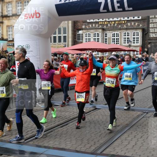 05.10.2025 - 20. swb-Marathon Bremen Yannick Fuchs http://msf.ph/oto/9252831 05.10.2025 11:14:27 Ziel 9695, 9724, 9818, 9819, 10114, 10115, 10201, 10832, 11135, 11539, 11555 meine-sportfotos.de