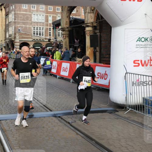 05.10.2025 - 20. swb-Marathon Bremen Yannick Fuchs http://msf.ph/oto/9252837 05.10.2025 10:54:19 Ziel 9402, 9574, 9900, 9935, 10019, 10234, 10533, 10631, 10662, 11151, 11203, 11347, 11449 meine-sportfotos.de