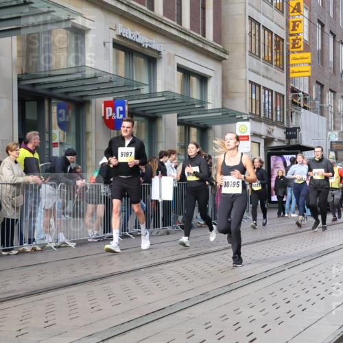 05.10.2025 - 20. swb-Marathon Bremen Strokosch-Dieckow http://msf.ph/oto/9252843 05.10.2025 10:55:23 Ziel 7147, 7165, 9195, 9197, 9492, 9521, 9621, 9720, 9856, 9882, 10088, 10107, 10111, 10195, 10253, 10262, 10287, 10323, 10385, 10475, 10610, 10653, 10654, 10745, 10755, 10757, 10800, 10909, 11052, 11081, 11197, 11249, 11439, 11586, 11588, 11624, 7147, 7165, 9195, 9197, 9492, 9521, 9621, 9720, 9856, 9882, 10088, 10107, 10111, 10195, 10253, 10262, 10287, 10323, 10385, 10475, 10610, 10653, 10654, 10745, 10755, 10757, 10800, 10909, 11052, 11081, 11249 meine-sportfotos.de