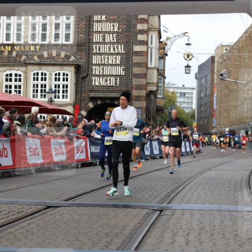 05.10.2025 - 20. swb-Marathon Bremen Yannick Fuchs http://msf.ph/oto/9252848 05.10.2025 10:45:27 Ziel 9290, 9396, 9885, 9963, 10431, 10634, 10898, 11346, 11488 meine-sportfotos.de