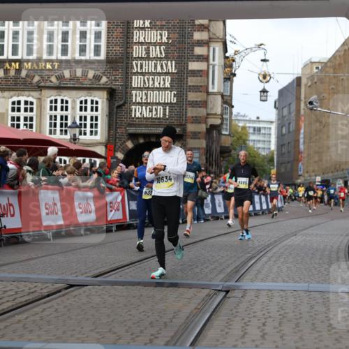 05.10.2025 - 20. swb-Marathon Bremen Yannick Fuchs http://msf.ph/oto/9252883 05.10.2025 10:45:27 Ziel 9290, 9396, 9885, 9963, 10431, 10634, 10898, 11346, 11488 meine-sportfotos.de
