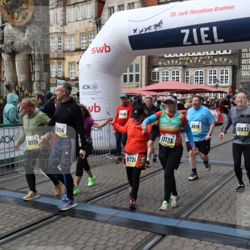 05.10.2025 - 20. swb-Marathon Bremen Yannick Fuchs http://msf.ph/oto/9252884 05.10.2025 11:14:28 Ziel 9695, 9724, 9818, 9819, 10114, 10115, 10201, 10832, 11135, 11539, 11555 meine-sportfotos.de