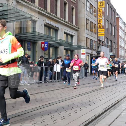 05.10.2025 - 20. swb-Marathon Bremen Strokosch-Dieckow http://msf.ph/oto/9252885 05.10.2025 10:55:29 Ziel 7147, 7165, 9195, 9197, 9521, 9621, 9720, 9871, 9882, 10015, 10088, 10107, 10195, 10253, 10287, 10323, 10385, 10475, 10610, 10653, 10654, 10755, 10758, 10800, 10909, 10921, 11052, 11081, 11148, 11249, 11439, 11586, 11588, 11624, 7147, 7165, 9195, 9197, 9521, 9621, 9720, 9871, 9882, 10015, 10088, 10107, 10195, 10253, 10287, 10323, 10385, 10475, 10610, 10653, 10654, 10755, 10758, 10800, 10909, 10921, 11052, 11081, 11148, 11249 meine-sportfotos.de