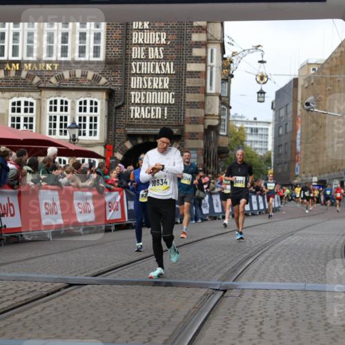 05.10.2025 - 20. swb-Marathon Bremen Yannick Fuchs http://msf.ph/oto/9252893 05.10.2025 10:45:27 Ziel 9290, 9396, 9885, 9963, 10431, 10634, 10898, 11346, 11488 meine-sportfotos.de