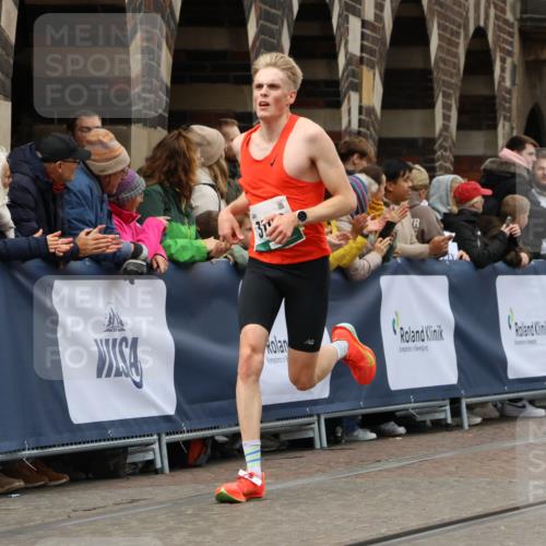 05.10.2025 - 20. swb-Marathon Bremen Strokosch-Dieckow http://msf.ph/oto/9252906 05.10.2025 12:51:04 Ziel 426, 746, 1063, 1070, 1372, 1928, 2253, 3198 meine-sportfotos.de