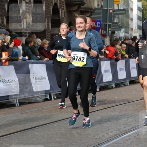 05.10.2025 - 20. swb-Marathon Bremen Strokosch-Dieckow http://msf.ph/oto/9252908 05.10.2025 11:01:43 Ziel 9189, 9237, 9269, 9294, 9782, 10004, 10026, 10370, 10903, 10904 meine-sportfotos.de