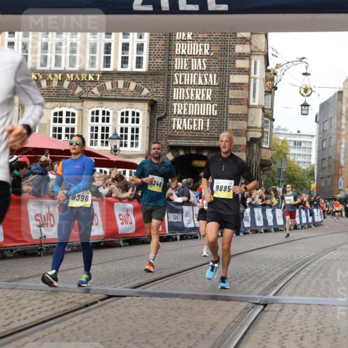 05.10.2025 - 20. swb-Marathon Bremen Yannick Fuchs http://msf.ph/oto/9252995 05.10.2025 10:45:29 Ziel 9290, 9396, 9885, 9963, 10447, 10634, 10898, 11346 meine-sportfotos.de