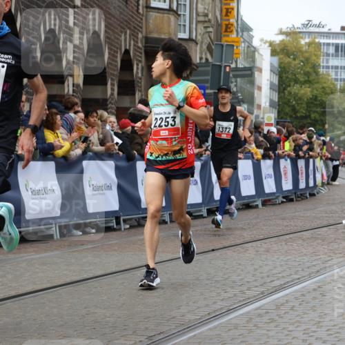 05.10.2025 - 20. swb-Marathon Bremen Strokosch-Dieckow http://msf.ph/oto/9253049 05.10.2025 12:51:07 Ziel 746, 1372, 1928, 2253 meine-sportfotos.de