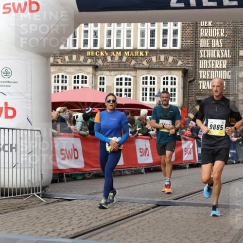 05.10.2025 - 20. swb-Marathon Bremen Yannick Fuchs http://msf.ph/oto/9253068 05.10.2025 10:45:30 Ziel 9290, 9396, 9885, 9963, 10447, 10634, 10898, 11346, 11403 meine-sportfotos.de