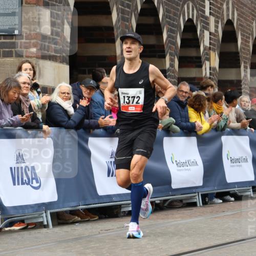 05.10.2025 - 20. swb-Marathon Bremen Strokosch-Dieckow http://msf.ph/oto/9253085 05.10.2025 12:51:09 Ziel 1372, 2253 meine-sportfotos.de