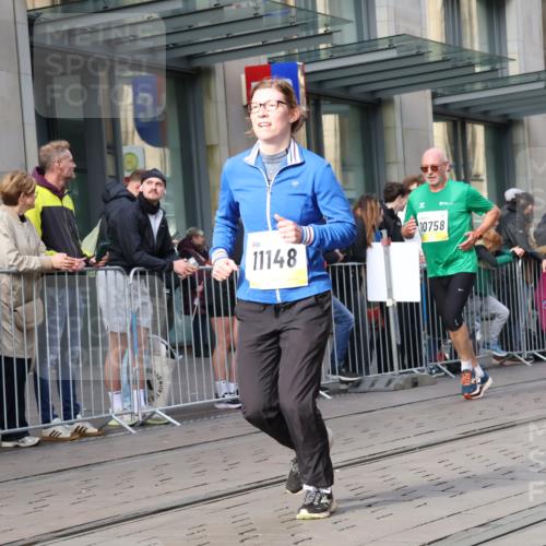 05.10.2025 - 20. swb-Marathon Bremen Strokosch-Dieckow http://msf.ph/oto/9253168 05.10.2025 10:55:42 Ziel 7147, 9521, 9541, 9811, 9855, 9871, 9950, 9968, 10006, 10009, 10015, 10394, 10610, 10641, 10654, 10664, 10675, 10758, 10921, 10959, 10989, 11052, 11095, 11148, 11366, 11439, 11620, 11626, 11630, 11693, 11741, 7147, 9521, 9541, 9811, 9855, 9871, 9950, 9968, 10006, 10009, 10015, 10394, 10610, 10641, 10654, 10664, 10675, 10758, 10921, 10959, 10989, 11052, 11095, 11148, 11366, 11620, 11630, 11693 meine-sportfotos.de