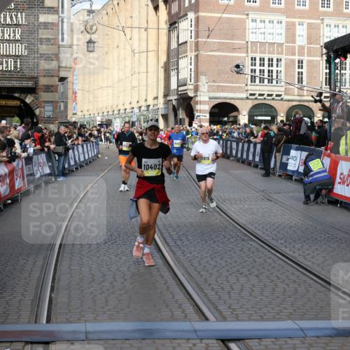05.10.2025 - 20. swb-Marathon Bremen Yannick Fuchs http://msf.ph/oto/9253224 05.10.2025 10:54:24 Ziel 9402, 9574, 9900, 9935, 10234, 10402, 10533, 10915, 11203, 11449 meine-sportfotos.de