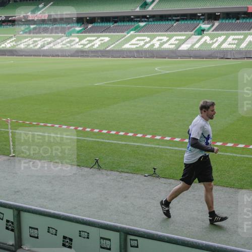 05.10.2025 - 20. swb-Marathon Bremen Michael Burmester http://msf.ph/oto/9253261 05.10.2025 10:42:03 Laufen im Stadion 7069, 8533, 8865, 9265, 9401, 9519, 9538, 9632, 9648, 9649, 9798, 9815, 9836, 9837, 9907, 9972, 9982, 10031, 10051, 10082, 10087, 10095, 10125, 10129, 10132, 10134, 10148, 10152, 10189, 10212, 10214, 10223, 10239, 10248, 10249, 10264, 10333, 10499, 10522, 10706, 10722, 10815, 10824, 10937, 10943, 10998, 11037, 11056, 11097, 11126, 11142, 11206, 11232, 11379, 11395, 11405, 11437, 11473, 11584, 11634, 9178, 9217, 9274, 9357, 11261 meine-sportfotos.de