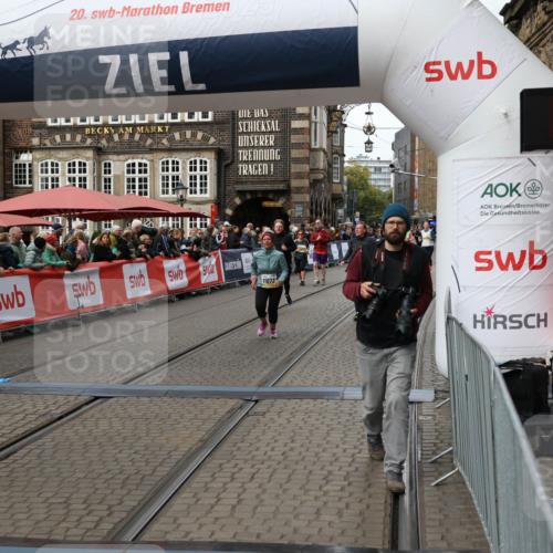 05.10.2025 - 20. swb-Marathon Bremen Yannick Fuchs http://msf.ph/oto/9253265 05.10.2025 11:14:36 Ziel 9756, 10292, 11072, 11139 meine-sportfotos.de