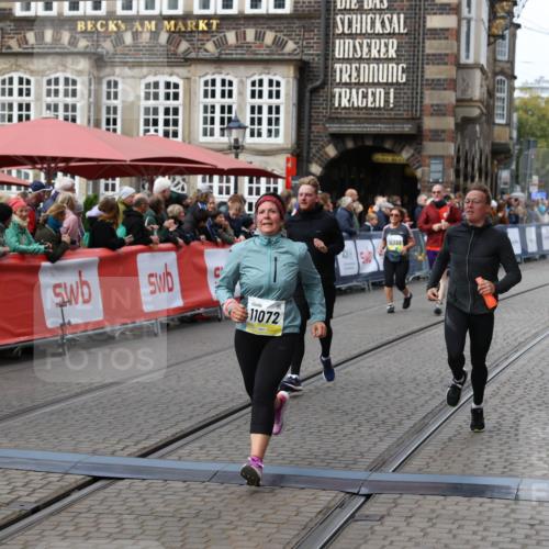 05.10.2025 - 20. swb-Marathon Bremen Yannick Fuchs http://msf.ph/oto/9253284 05.10.2025 11:14:37 Ziel 9756, 10292, 11072, 11139 meine-sportfotos.de