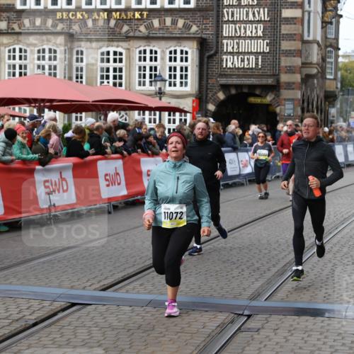 05.10.2025 - 20. swb-Marathon Bremen Yannick Fuchs http://msf.ph/oto/9253303 05.10.2025 11:14:37 Ziel 9756, 10292, 11072, 11139 meine-sportfotos.de