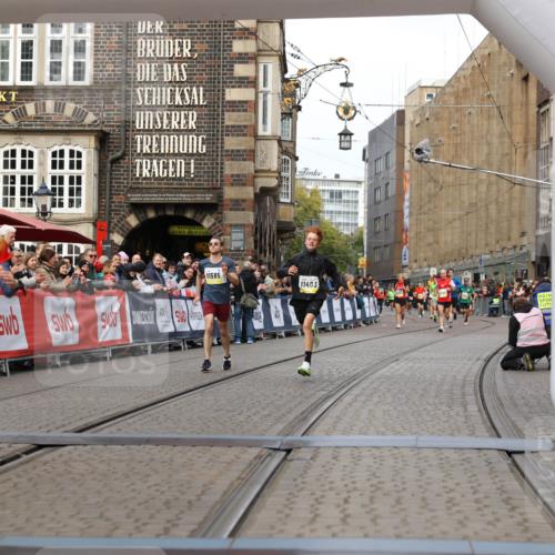05.10.2025 - 20. swb-Marathon Bremen Yannick Fuchs http://msf.ph/oto/9253305 05.10.2025 10:45:32 Ziel 9396, 9885, 9963, 10447, 10634, 11346, 11403, 11585 meine-sportfotos.de