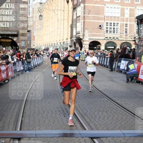 05.10.2025 - 20. swb-Marathon Bremen Yannick Fuchs http://msf.ph/oto/9253306 05.10.2025 10:54:25 Ziel 9402, 9574, 9900, 9935, 10234, 10402, 10533, 10915, 11203, 11449 meine-sportfotos.de