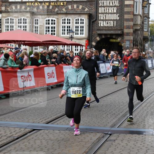 05.10.2025 - 20. swb-Marathon Bremen Yannick Fuchs http://msf.ph/oto/9253311 05.10.2025 11:14:37 Ziel 9756, 10292, 11072, 11139 meine-sportfotos.de