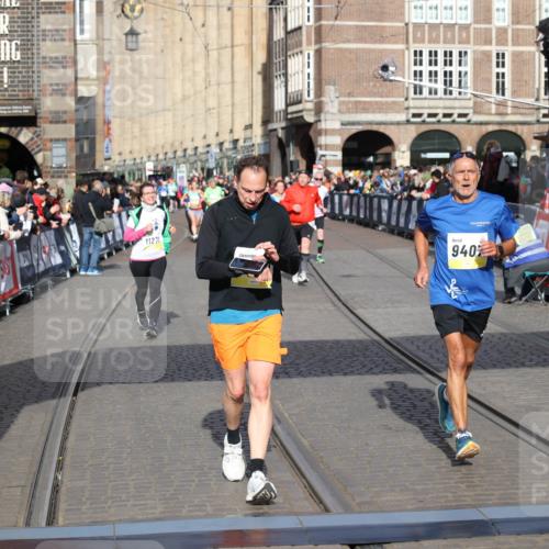 05.10.2025 - 20. swb-Marathon Bremen Yannick Fuchs http://msf.ph/oto/9253325 05.10.2025 10:54:29 Ziel 9407, 9574, 10234, 10402, 10915, 11040, 11271 meine-sportfotos.de