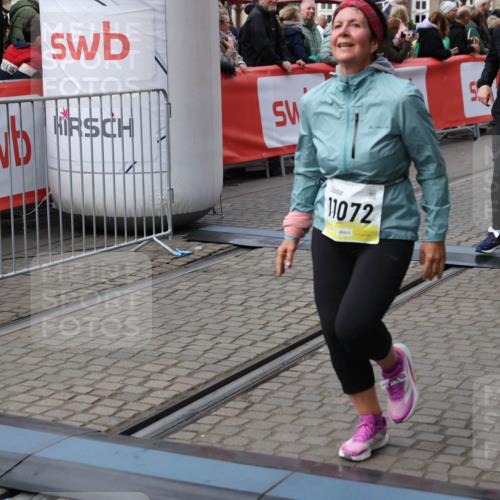 05.10.2025 - 20. swb-Marathon Bremen Yannick Fuchs http://msf.ph/oto/9253361 05.10.2025 11:14:38 Ziel 9756, 10292, 11072, 11139 meine-sportfotos.de