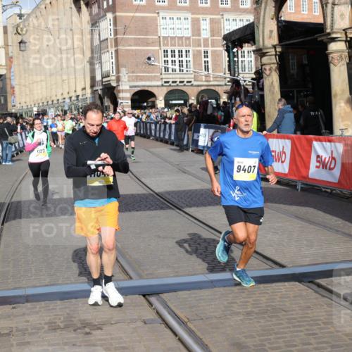 05.10.2025 - 20. swb-Marathon Bremen Yannick Fuchs http://msf.ph/oto/9253374 05.10.2025 10:54:30 Ziel 9407, 10097, 10402, 10915, 11040, 11271 meine-sportfotos.de