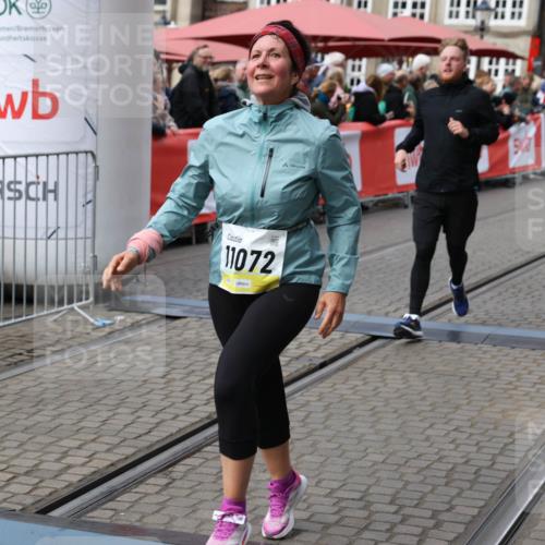 05.10.2025 - 20. swb-Marathon Bremen Yannick Fuchs http://msf.ph/oto/9253385 05.10.2025 11:14:38 Ziel 9756, 10292, 11072, 11139 meine-sportfotos.de