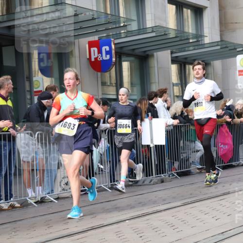 05.10.2025 - 20. swb-Marathon Bremen Strokosch-Dieckow http://msf.ph/oto/9253388 05.10.2025 10:55:48 Ziel 7147, 9258, 9541, 9811, 9855, 9871, 9950, 9968, 10006, 10009, 10015, 10196, 10394, 10641, 10654, 10664, 10675, 10758, 10921, 10959, 10989, 10992, 11095, 11148, 11364, 11366, 11554, 11620, 11626, 11630, 11693, 11741, 7147, 9258, 9541, 9811, 9855, 9871, 9950, 9968, 10006, 10009, 10015, 10196, 10394, 10641, 10654, 10664, 10675, 10758, 10921, 10959, 10989, 10992, 11095, 11148, 11364, 11366, 11554, 11620, 11630, 11693 meine-sportfotos.de